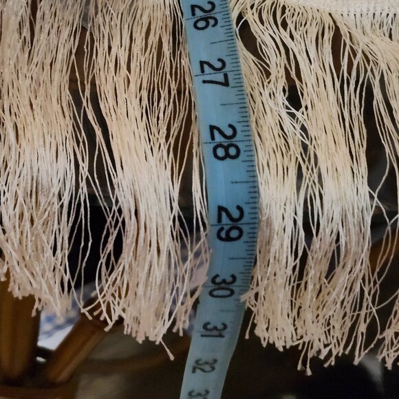 womans shawl cream - Picture 6 of 7